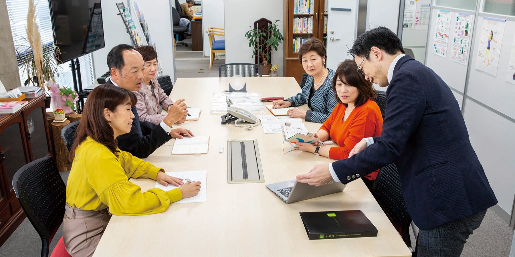 社内ミーティングの様子